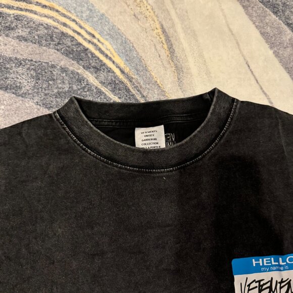 VETEMENTS Black My Name Is Vetements Tshirt Mens Size Large - Picture 3 of 4